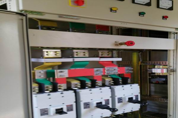 国营广坝农场配电柜-了解变频器配电柜的操作步骤做到更